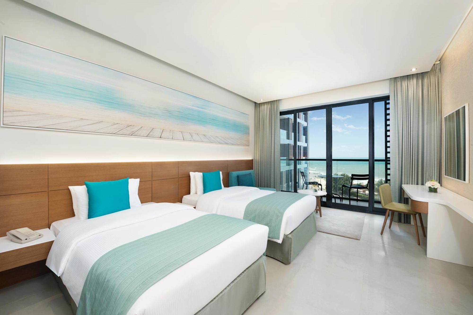 Отель в Аджмане Wyndham Garden. Wyndham Garden Ajman Corniche Аджман. Wyndham Garden Ajman 4 Аджман. Wyndham Garden Ajman Corniche эмират.